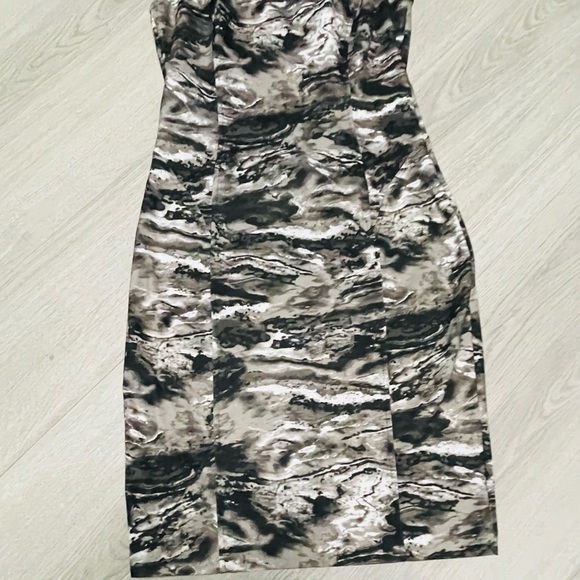 Jennifer Lopez Black and Gray Patterned Dress w/zippered back - Picture 6 of 11